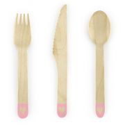 18PC WOODEN CUTLERY WITH PINK HEARTS